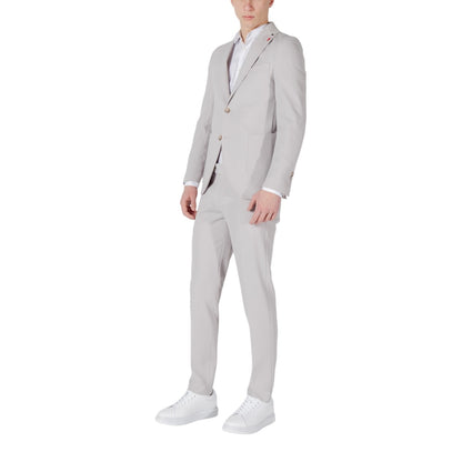 Mulish Homme Costumes
